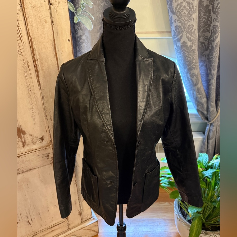 Gap leather chic timeless blazer jacket. Black. XS